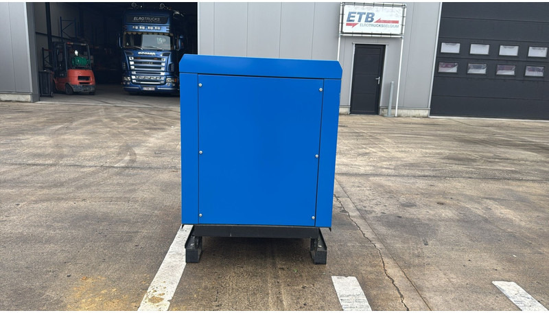 Diesel Generator Set WP41R (41 KVA/ 400V / 1500 RPM / 3 PHASE / 54 A / 50 HZ) - Bộ phát điện: hình 4 Diesel Generator Set WP41R (41 KVA/ 400V / 1500 RPM / 3 PHASE / 54 A / 50 HZ) - Bộ phát điện: hình 4