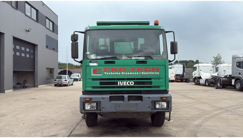 Iveco Eurotrakker 260 E 34 (POMPE MANUELLE / MANUAL PUMP / BOITE MANUELLE / LAMES / GRAND PONT / STEEL SUSP.) - Xe ben: hình 4 Iveco Eurotrakker 260 E 34 (POMPE MANUELLE / MANUAL PUMP / BOITE MANUELLE / LAMES / GRAND PONT / STEEL SUSP.) - Xe ben: hình 4