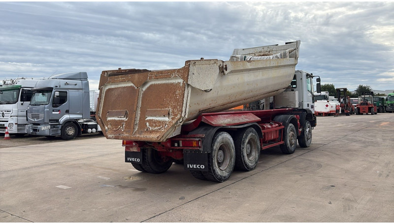 Iveco Eurotrakker 260 E32 (GRAND PONT / LAMES / POMPE MANUELLE / 8X4 / CURSOR 8) - Xe ben: hình 5 Iveco Eurotrakker 260 E32 (GRAND PONT / LAMES / POMPE MANUELLE / 8X4 / CURSOR 8) - Xe ben: hình 5
