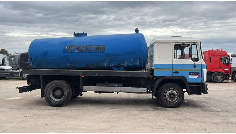 MAN 18.232 (MANUAL PUMP / POMPE MANUELLE / 11.000L) - Xe tải chân không: hình 4 MAN 18.232 (MANUAL PUMP / POMPE MANUELLE / 11.000L) - Xe tải chân không: hình 4