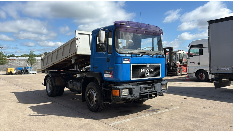 MAN 19.322 (MANUAL PUMP / STEEL SUSP. / LAMES / POMPE MANUELLE / BIG AXLE / GRAND PONT) - Xe ben: hình 3 MAN 19.322 (MANUAL PUMP / STEEL SUSP. / LAMES / POMPE MANUELLE / BIG AXLE / GRAND PONT) - Xe ben: hình 3