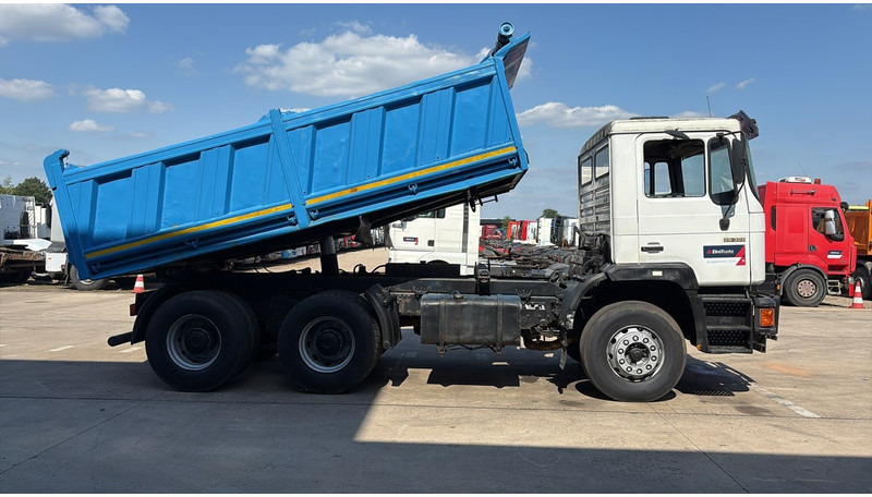 MAN 26.322 (MANUAL PUMP / POMPE MANUELLE / LAMES / GRAND PONT / BIG AXLE) - Xe ben: hình 4 MAN 26.322 (MANUAL PUMP / POMPE MANUELLE / LAMES / GRAND PONT / BIG AXLE) - Xe ben: hình 4