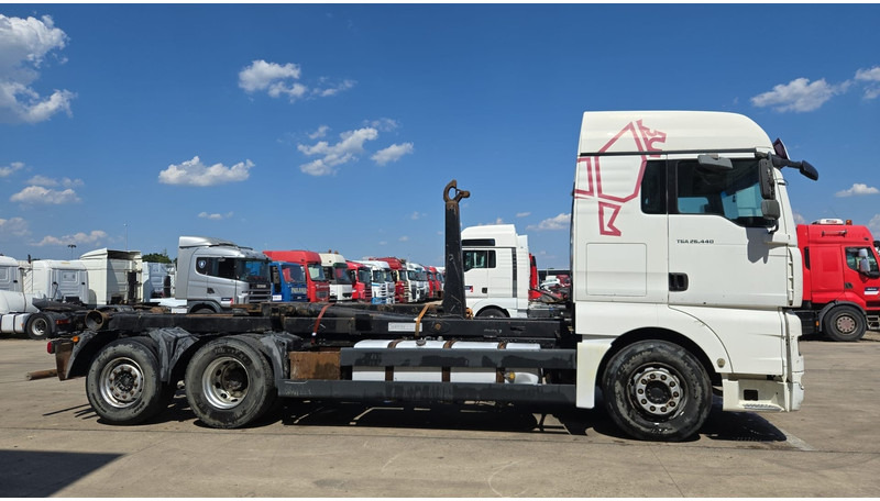 MAN TGA 26.440 (MANUAL GEARBOX / FRONT STEEL / 6X2 / BOITE MANUELLE / DEVANT LAMES) - Xe tải khung gầm: hình 3 MAN TGA 26.440 (MANUAL GEARBOX / FRONT STEEL / 6X2 / BOITE MANUELLE / DEVANT LAMES) - Xe tải khung gầm: hình 3