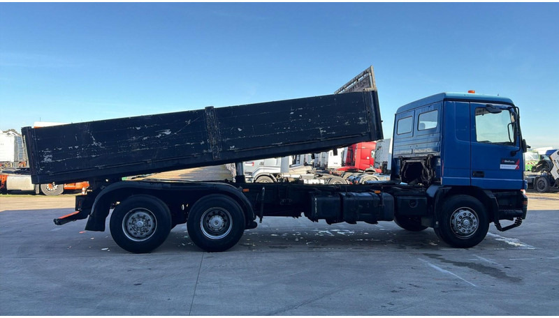 Mercedes-Benz ACTROS 2535 (EPS / BENNE / TIPPER / 8 ROUES / 3 PEDALES) - Xe ben: hình 3 Mercedes-Benz ACTROS 2535 (EPS / BENNE / TIPPER / 8 ROUES / 3 PEDALES) - Xe ben: hình 3