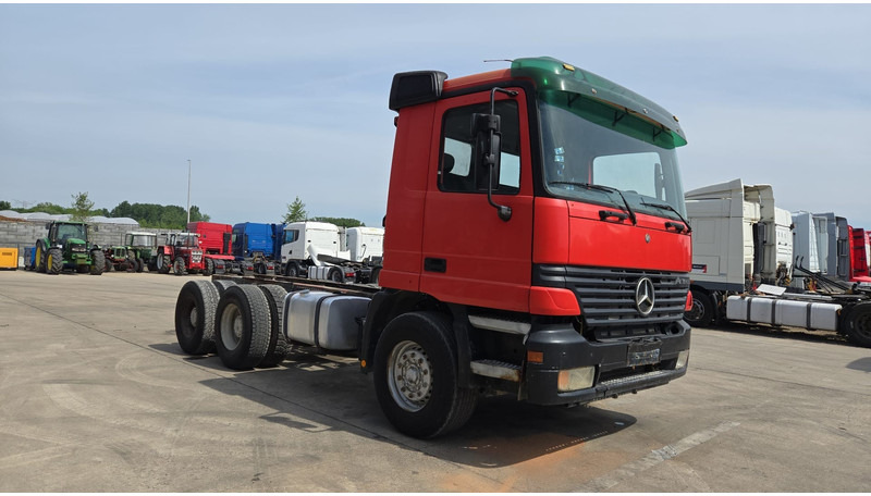 Mercedes-Benz ACTROS 2640 (EPS / 3 PEDALES / V6 / LAMES / GRAND PONT / EURO 2 / SEMI-AUTO) - Xe tải khung gầm: hình 3 Mercedes-Benz ACTROS 2640 (EPS / 3 PEDALES / V6 / LAMES / GRAND PONT / EURO 2 / SEMI-AUTO) - Xe tải khung gầm: hình 3