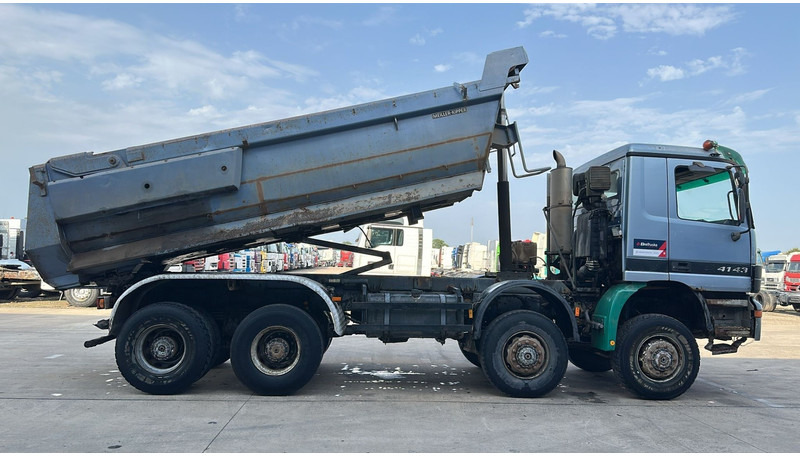 Mercedes-Benz Actros 4143 (8X8 / BOITE MANUELLE / LAMES / GRAND PONT / STEEL SUSP. / BIG AXLE) - Xe ben: hình 3 Mercedes-Benz Actros 4143 (8X8 / BOITE MANUELLE / LAMES / GRAND PONT / STEEL SUSP. / BIG AXLE) - Xe ben: hình 3