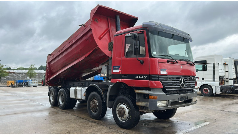 Mercedes-Benz Actros 4143 (BOITE MANUELLE / 8X8 / MANUAL GEARBOX / LAMES / GRAND PONT / BIG AXLE) - Xe ben: hình 3 Mercedes-Benz Actros 4143 (BOITE MANUELLE / 8X8 / MANUAL GEARBOX / LAMES / GRAND PONT / BIG AXLE) - Xe ben: hình 3