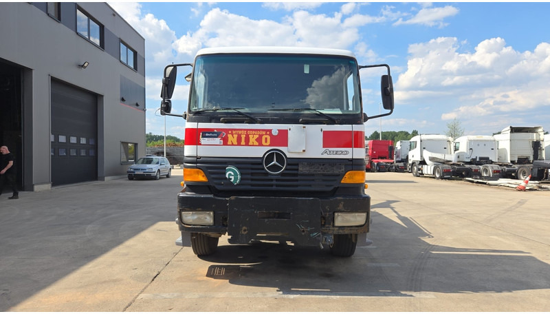 Mercedes-Benz Atego 1823 (BIG AXLE / STEEL SUSP. / LAMES / BOITE MANUELLE / MANUAL GETRIEBE) - Xe chở container/ Xe tải hoán đổi thân: hình 2 Mercedes-Benz Atego 1823 (BIG AXLE / STEEL SUSP. / LAMES / BOITE MANUELLE / MANUAL GETRIEBE) - Xe chở container/ Xe tải hoán đổi thân: hình 2