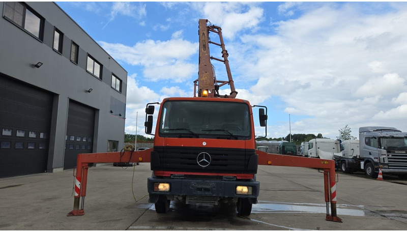 Mercedes-Benz SK 1824 (V6 / LAMES / GRAND PONT / PUTZMEISTER 24M/ JOYSTICK / RADIO) - Xe bơm bê tông: hình 5 Mercedes-Benz SK 1824 (V6 / LAMES / GRAND PONT / PUTZMEISTER 24M/ JOYSTICK / RADIO) - Xe bơm bê tông: hình 5