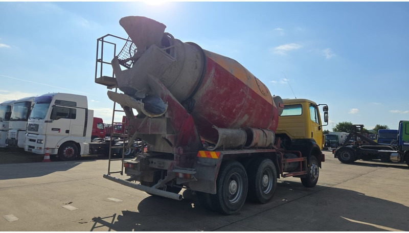 Mercedes-Benz SK 2527 (MALAXEUR / MIXER / POSSIBLE COMME CHASSIS / 6X4 / LAMES / GRAND PONT) - Xe trộn bê tông: hình 4 Mercedes-Benz SK 2527 (MALAXEUR / MIXER / POSSIBLE COMME CHASSIS / 6X4 / LAMES / GRAND PONT) - Xe trộn bê tông: hình 4
