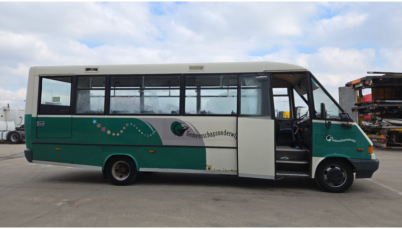 Mercedes-Benz Vario 614 (BELGIAN BUS / 34 SEATS / MANUAL PUMP / LAMES / STEEL SUSP.) - Xe bus đô thị: hình 4 Mercedes-Benz Vario 614 (BELGIAN BUS / 34 SEATS / MANUAL PUMP / LAMES / STEEL SUSP.) - Xe bus đô thị: hình 4