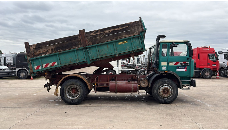 Renault G 300 Manager (LAMES / STEEL SUSP. / GRAND PONT / POMPE MANUELLE) - Xe ben: hình 4 Renault G 300 Manager (LAMES / STEEL SUSP. / GRAND PONT / POMPE MANUELLE) - Xe ben: hình 4