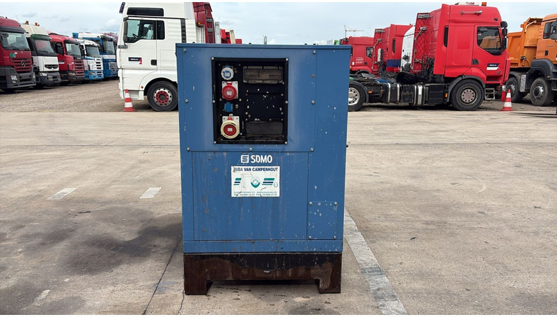 SDMO J66K (JOHN DEERE ENGINE / 3 PHASES / 66 KVA / BE MACHINE) - Bộ phát điện: hình 3 SDMO J66K (JOHN DEERE ENGINE / 3 PHASES / 66 KVA / BE MACHINE) - Bộ phát điện: hình 3