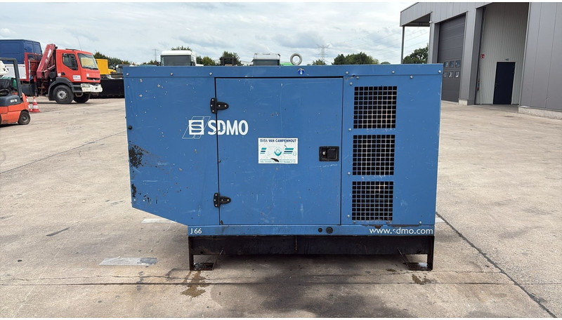 SDMO J66K (JOHN DEERE ENGINE / 3 PHASES / 66 KVA / BE MACHINE) - Bộ phát điện: hình 5 SDMO J66K (JOHN DEERE ENGINE / 3 PHASES / 66 KVA / BE MACHINE) - Bộ phát điện: hình 5