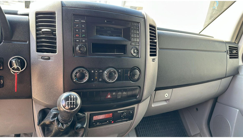 Cho thuê Volkswagen Crafter (HYDRAULIC MILLING ROBOT - CUTTER HF200 / BELGIAN) Volkswagen Crafter (HYDRAULIC MILLING ROBOT - CUTTER HF200 / BELGIAN): hình 13 Cho thuê Volkswagen Crafter (HYDRAULIC MILLING ROBOT - CUTTER HF200 / BELGIAN) Volkswagen Crafter (HYDRAULIC MILLING ROBOT - CUTTER HF200 / BELGIAN): hình 13