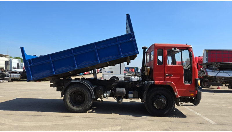 Volvo FL 6 - 14 (MANUAL PUMP / POMPE MANUELLE) - Xe ben: hình 4 Volvo FL 6 - 14 (MANUAL PUMP / POMPE MANUELLE) - Xe ben: hình 4