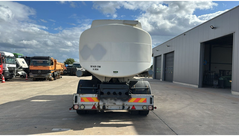 Volvo FL 6-18 (12400 LITERS / 3 COMPARTIMENTS / EURO 2 / STEEL SUSP. / LAMES) - Xe bồn: hình 5 Volvo FL 6-18 (12400 LITERS / 3 COMPARTIMENTS / EURO 2 / STEEL SUSP. / LAMES) - Xe bồn: hình 5