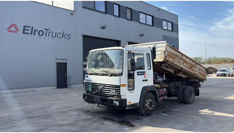 Volvo FL 6 - 8 (MANUAL PUMP / POMPE MANUELLE) - Xe ben: hình 1 Volvo FL 6 - 8 (MANUAL PUMP / POMPE MANUELLE) - Xe ben: hình 1