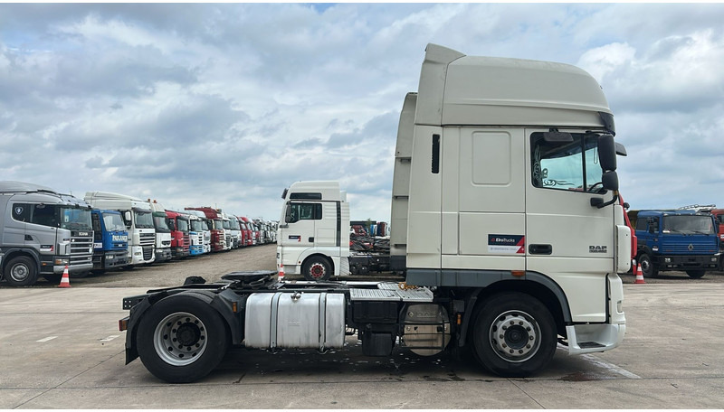 DAF 105 XF 460 (BOITE MANUELLE / MANUAL GEARBOX / CLEAN CONDITION / PROPRE) - Xe đầu kéo: hình 4 DAF 105 XF 460 (BOITE MANUELLE / MANUAL GEARBOX / CLEAN CONDITION / PROPRE) - Xe đầu kéo: hình 4