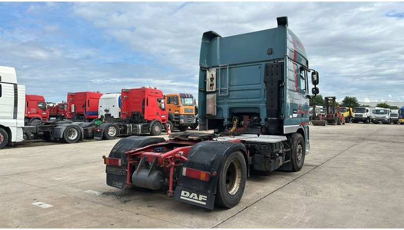 DAF 105 XF 460 (BOITE MANUELLE / MANUAL GEARBOX / RETARDER) - Xe đầu kéo: hình 4 DAF 105 XF 460 (BOITE MANUELLE / MANUAL GEARBOX / RETARDER) - Xe đầu kéo: hình 4