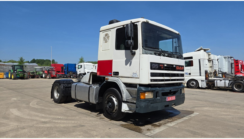 DAF 95 ATI 400 (EURO 2 / MANUAL PUMP / MANUAL GEARBOX / POMPE MANUELLE) - Xe đầu kéo: hình 2 DAF 95 ATI 400 (EURO 2 / MANUAL PUMP / MANUAL GEARBOX / POMPE MANUELLE) - Xe đầu kéo: hình 2