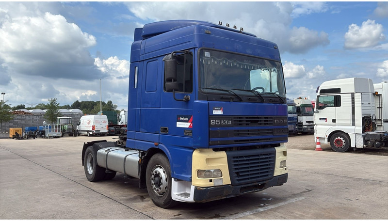 DAF 95 XF 430 (EURO 3 / BOITE MANUELLE / MANUAL GEARBOX) - Xe đầu kéo: hình 3 DAF 95 XF 430 (EURO 3 / BOITE MANUELLE / MANUAL GEARBOX) - Xe đầu kéo: hình 3