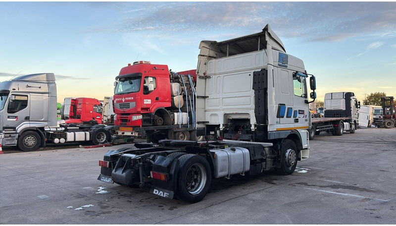 DAF XF 105.460 (BOITE MANUELLE / MANUAL GEARBOX) - Xe đầu kéo: hình 4 DAF XF 105.460 (BOITE MANUELLE / MANUAL GEARBOX) - Xe đầu kéo: hình 4