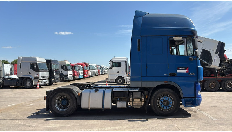 DAF XF 105.460 (BOITE MANUELLE / MANUAL GEARBOX) - Xe đầu kéo: hình 2 DAF XF 105.460 (BOITE MANUELLE / MANUAL GEARBOX) - Xe đầu kéo: hình 2