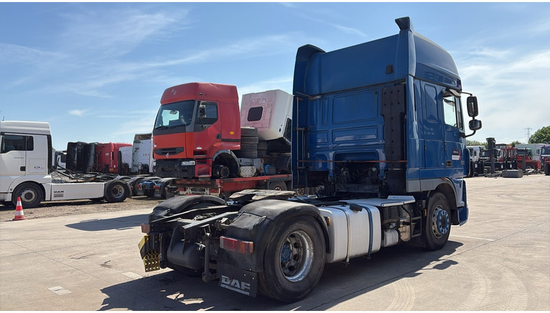 DAF XF 105.460 (BOITE MANUELLE / MANUAL GEARBOX) - Xe đầu kéo: hình 5 DAF XF 105.460 (BOITE MANUELLE / MANUAL GEARBOX) - Xe đầu kéo: hình 5