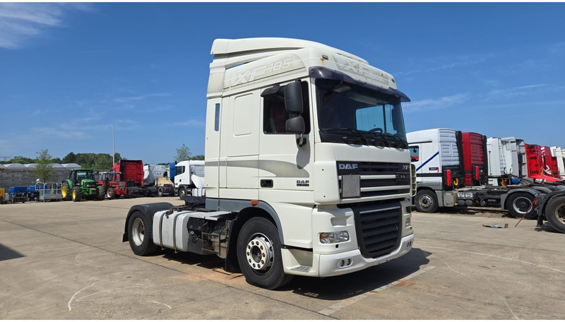 DAF XF 105.460 (BOITE MANUELLE / MANUAL GEARBOX / PROPRE / BONNE ETAT) - Xe đầu kéo: hình 4 DAF XF 105.460 (BOITE MANUELLE / MANUAL GEARBOX / PROPRE / BONNE ETAT) - Xe đầu kéo: hình 4