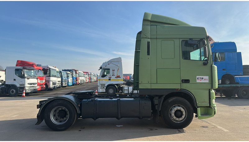 DAF XF 95.430 (EURO 2 / MANUAL PUMP / POMPE MANUELLE / BOITE MANUELLE) - Xe đầu kéo: hình 2 DAF XF 95.430 (EURO 2 / MANUAL PUMP / POMPE MANUELLE / BOITE MANUELLE) - Xe đầu kéo: hình 2