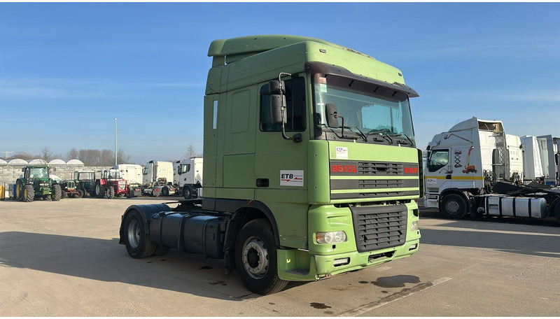 DAF XF 95.430 (EURO 2 / MANUAL PUMP / POMPE MANUELLE / BOITE MANUELLE) - Xe đầu kéo: hình 3 DAF XF 95.430 (EURO 2 / MANUAL PUMP / POMPE MANUELLE / BOITE MANUELLE) - Xe đầu kéo: hình 3