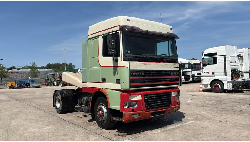 DAF XF 95.430 (EURO 3 / BOITE MANUELLE / MANUAL GEARBOX) - Xe đầu kéo: hình 3 DAF XF 95.430 (EURO 3 / BOITE MANUELLE / MANUAL GEARBOX) - Xe đầu kéo: hình 3