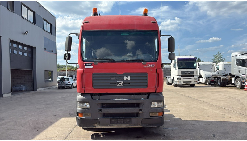MAN TGA 18.390 (BOITE MANUELLE / MANUAL GEARBOX / PTO / POMPE HYDRAULIQUE) - Xe đầu kéo: hình 2 MAN TGA 18.390 (BOITE MANUELLE / MANUAL GEARBOX / PTO / POMPE HYDRAULIQUE) - Xe đầu kéo: hình 2