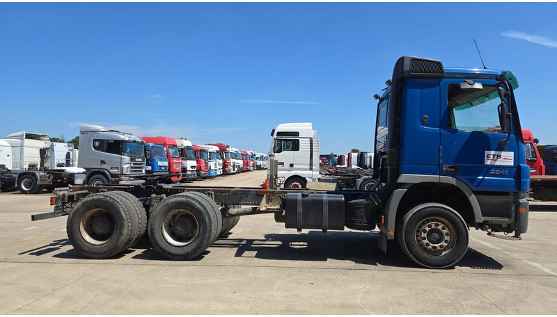 Mercedes-Benz Actros 2641 (LAMES / STEEL SUSP. / EPS / 3 PEDALES / GRAND PONT) - Xe đầu kéo: hình 3 Mercedes-Benz Actros 2641 (LAMES / STEEL SUSP. / EPS / 3 PEDALES / GRAND PONT) - Xe đầu kéo: hình 3