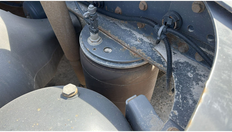 Xe đầu kéo Renault T 460 (GOOD CONDITION / AIRCO / CLEAN CHASSIS / 2 TANKS): hình 10