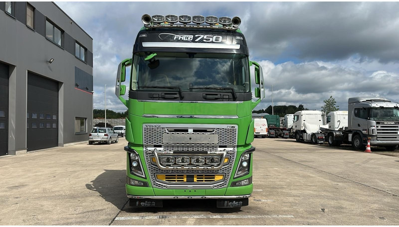 Volvo FH 750 (170 TONS / BE TRUCK / FIRST OWNER / TOP CONDITION / 6X4 / BIG HUB / RETARDER) - Xe đầu kéo: hình 4 Volvo FH 750 (170 TONS / BE TRUCK / FIRST OWNER / TOP CONDITION / 6X4 / BIG HUB / RETARDER) - Xe đầu kéo: hình 4