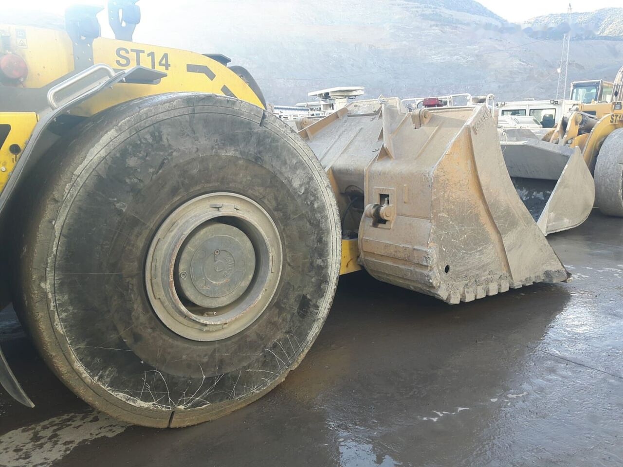 Atlas Copco Underground Mining Bucket(Push-Blade) - Gầu xúc lật: hình 3 Atlas Copco Underground Mining Bucket(Push-Blade) - Gầu xúc lật: hình 3