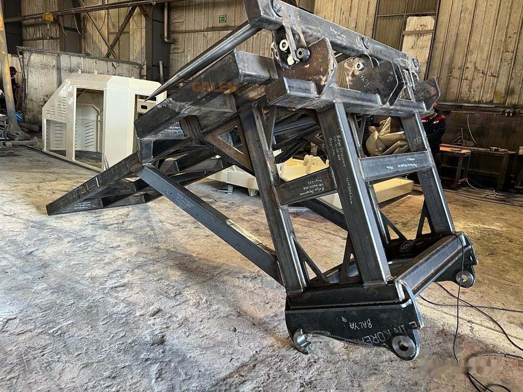 Galen Loader Bale Spear Attachment - Chĩa cho Máy móc nông nghiệp: hình 1 Galen Loader Bale Spear Attachment - Chĩa cho Máy móc nông nghiệp: hình 1