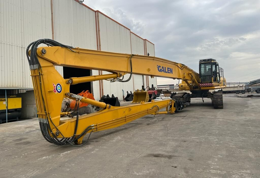 Komatsu PC390 - Máy xúc bánh xích: hình 3 Komatsu PC390 - Máy xúc bánh xích: hình 3