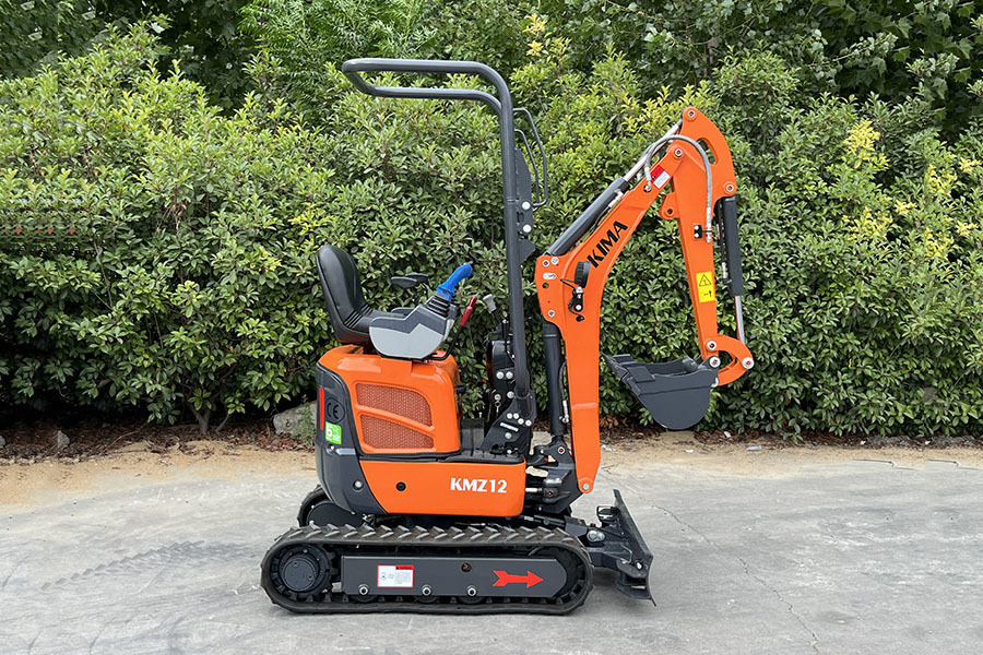KMZ-12 - Máy xúc mini: hình 3 KMZ-12 - Máy xúc mini: hình 3