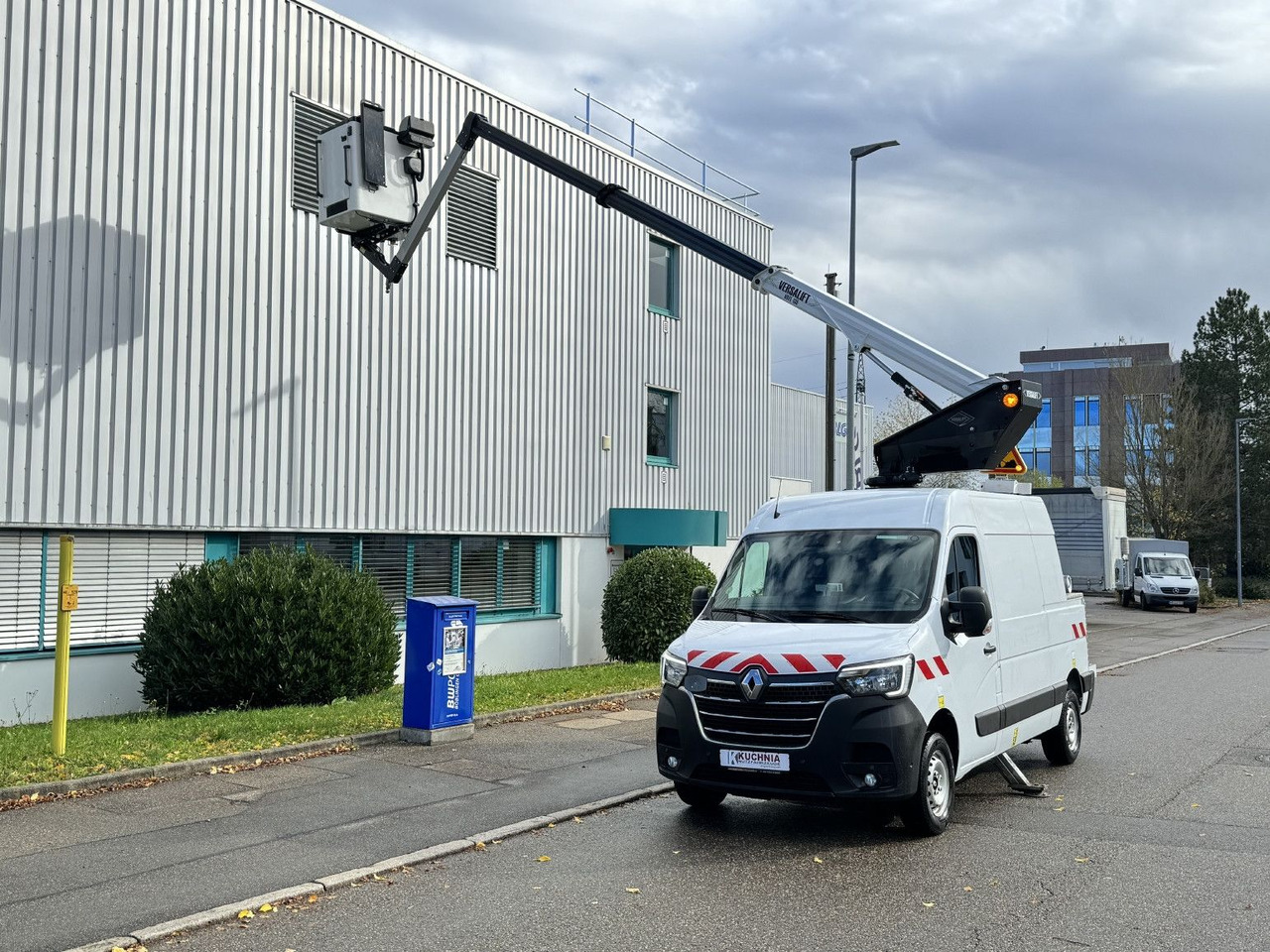 Renault MASTER Versalift VDTL 135 C, 14m 230kg Abstützun - Nền bục trên không gắn trên xe tải: hình 3 Renault MASTER Versalift VDTL 135 C, 14m 230kg Abstützun - Nền bục trên không gắn trên xe tải: hình 3