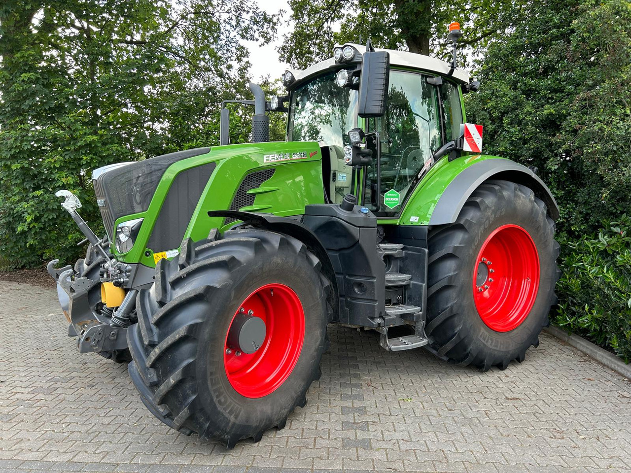 FENDT 828 Vario S4 ProfiPlus - Máy cày: hình 1 FENDT 828 Vario S4 ProfiPlus - Máy cày: hình 1