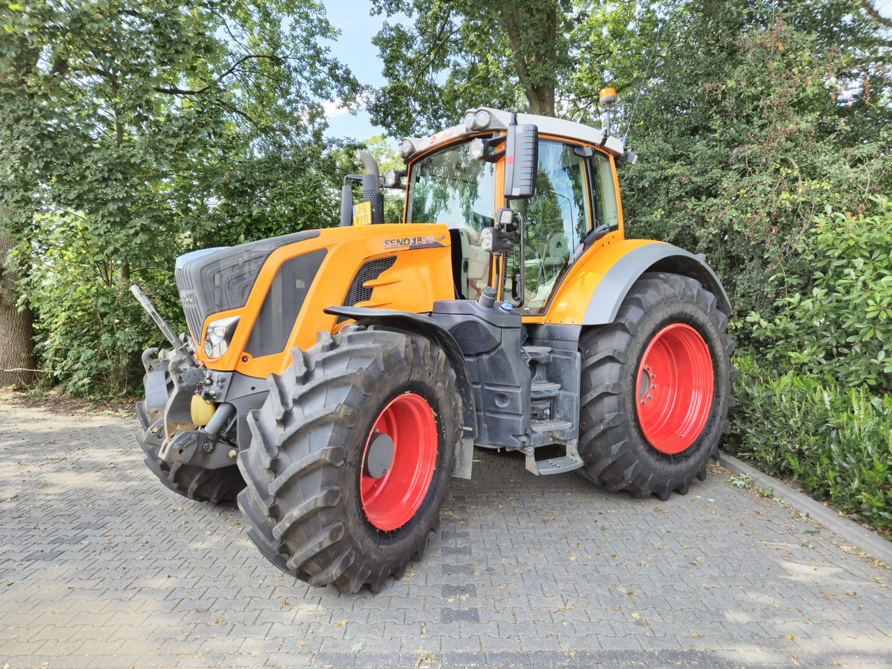 FENDT 828 Vario S4 ProfiPlus - Máy cày: hình 1 FENDT 828 Vario S4 ProfiPlus - Máy cày: hình 1