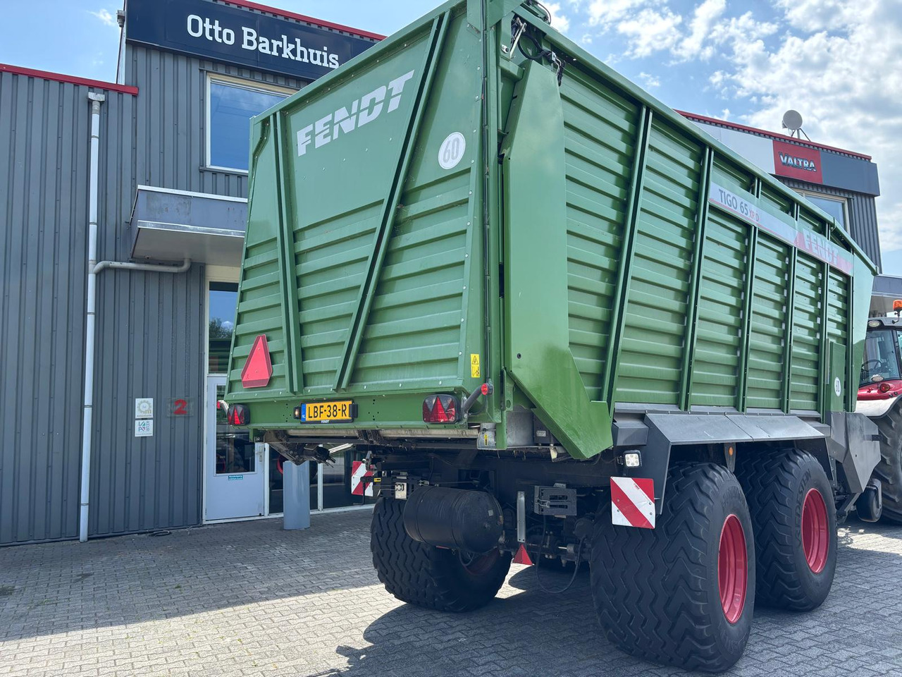 FENDT Tigo XR-D - Xe kéo tự chất hàng: hình 2 FENDT Tigo XR-D - Xe kéo tự chất hàng: hình 2