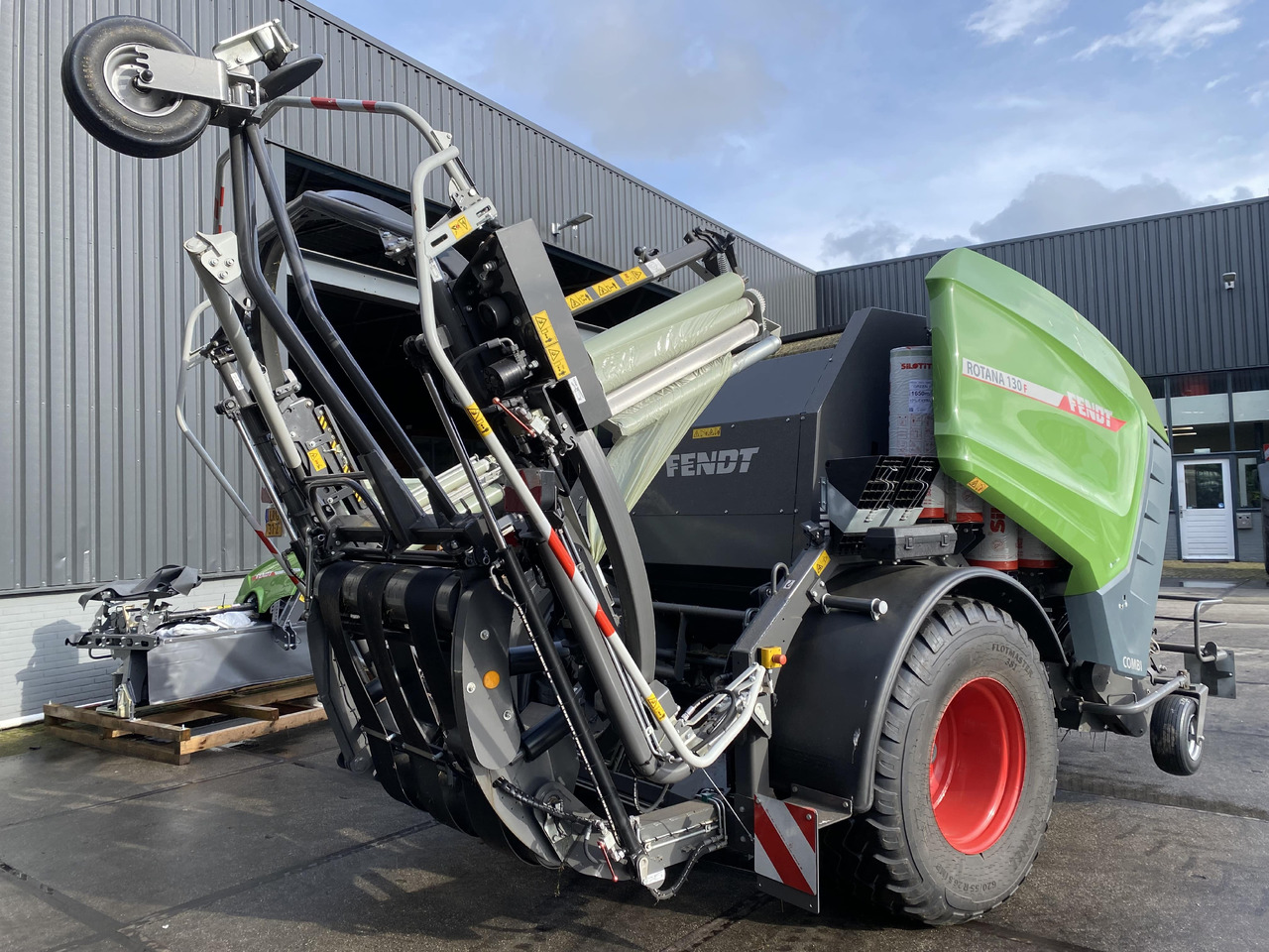 Fendt Rotana 130F Combi - Máy gói kiện: hình 2 Fendt Rotana 130F Combi - Máy gói kiện: hình 2