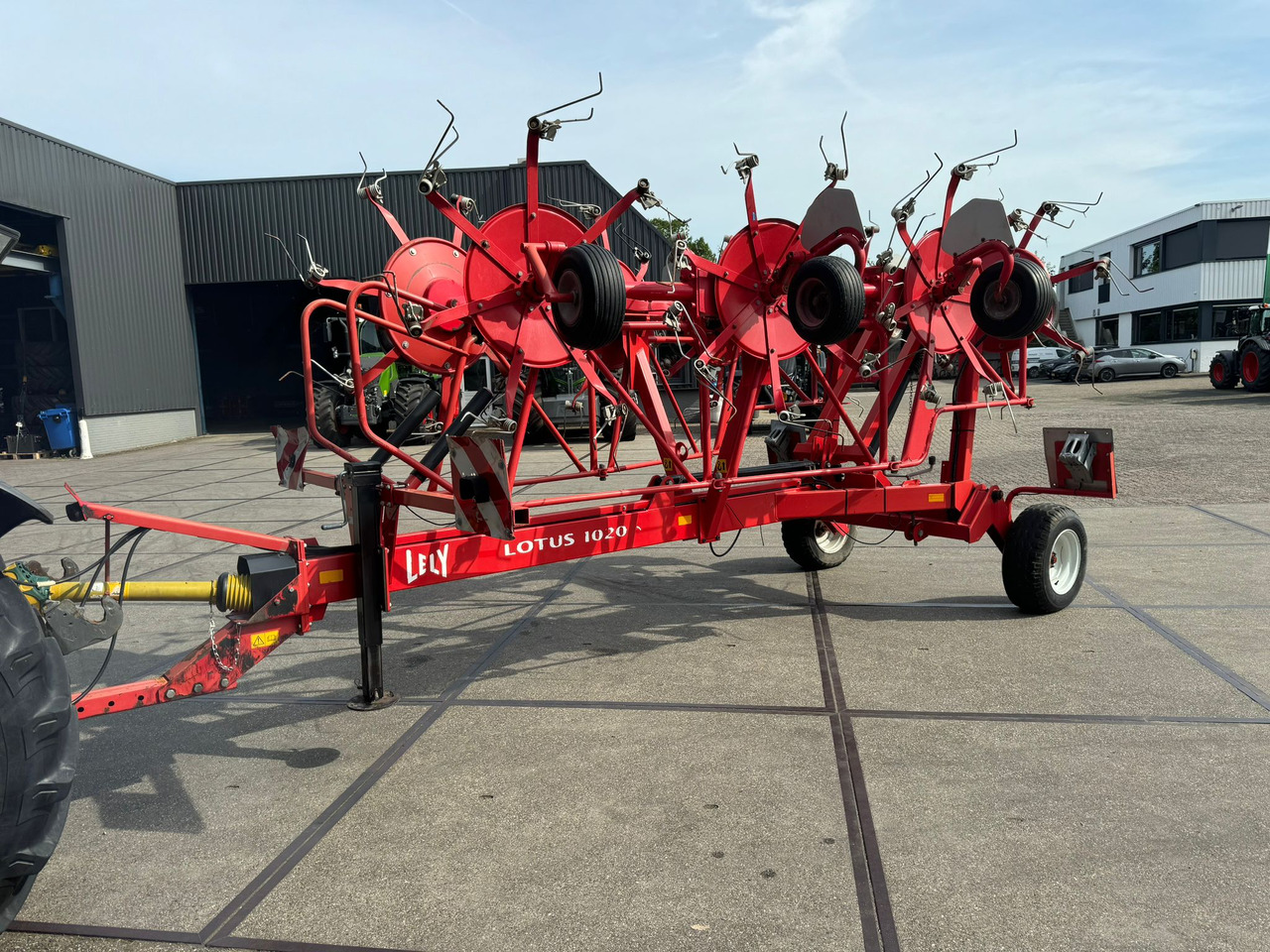 Lely Lotus 1020S - Dàn trải/ Cào: hình 2 Lely Lotus 1020S - Dàn trải/ Cào: hình 2