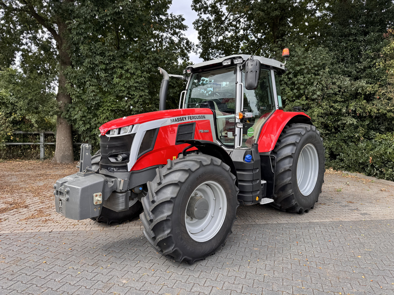 MASSEY FERGUSON 7s.180 Dyna6 Efficient - Máy cày: hình 1 MASSEY FERGUSON 7s.180 Dyna6 Efficient - Máy cày: hình 1