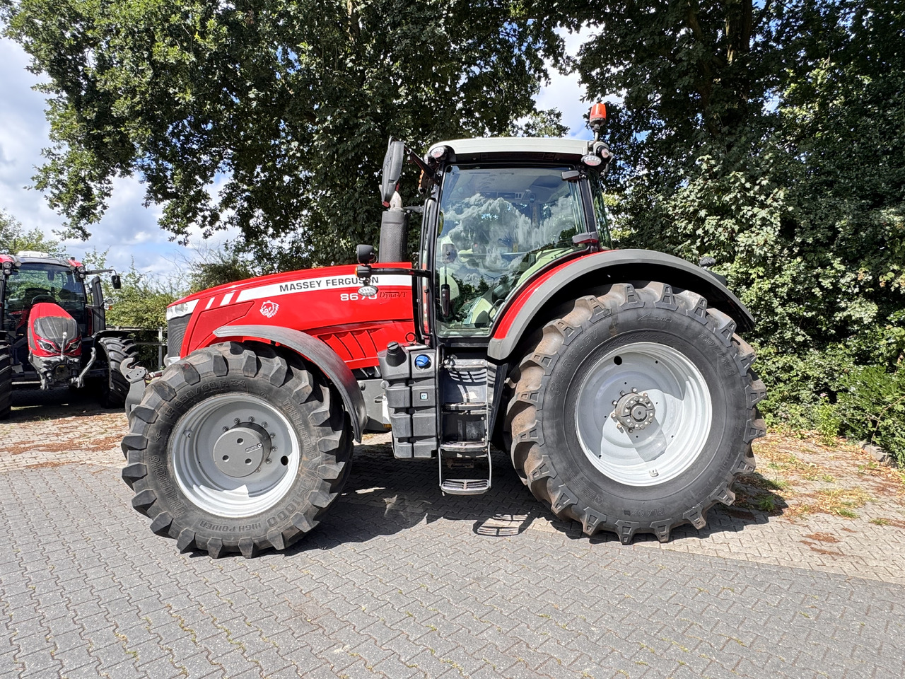 MASSEY FERGUSON 8670 Dyna-VT - Máy cày: hình 4 MASSEY FERGUSON 8670 Dyna-VT - Máy cày: hình 4