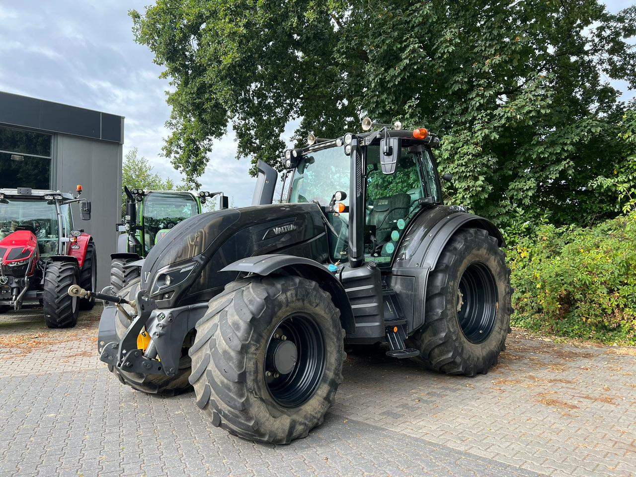 VALTRA T174 Versu - Máy cày: hình 1 VALTRA T174 Versu - Máy cày: hình 1